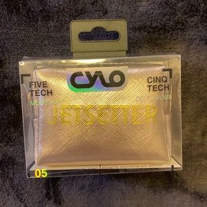 NWT Cylo 5 Travel Phone Accessories